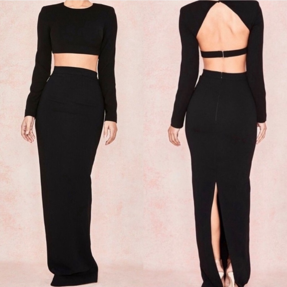 Not selling I’m looking for this set to buy